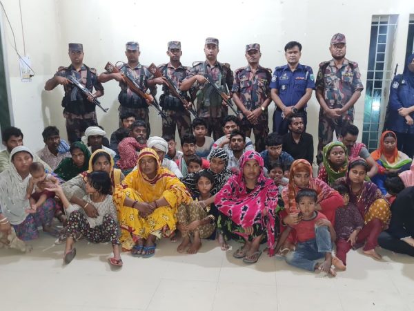 বড়লেখা সীমান্তে আরও ৪৪ জন নারী ও শিশুকে পুশইন করলো বিএসএফ