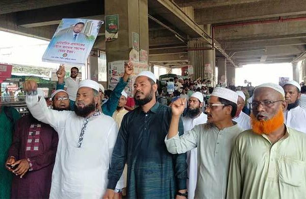 উপদেষ্টা আসিফ মাহমুদকে নগর ভবনে অবাঞ্ছিত ঘোষণা